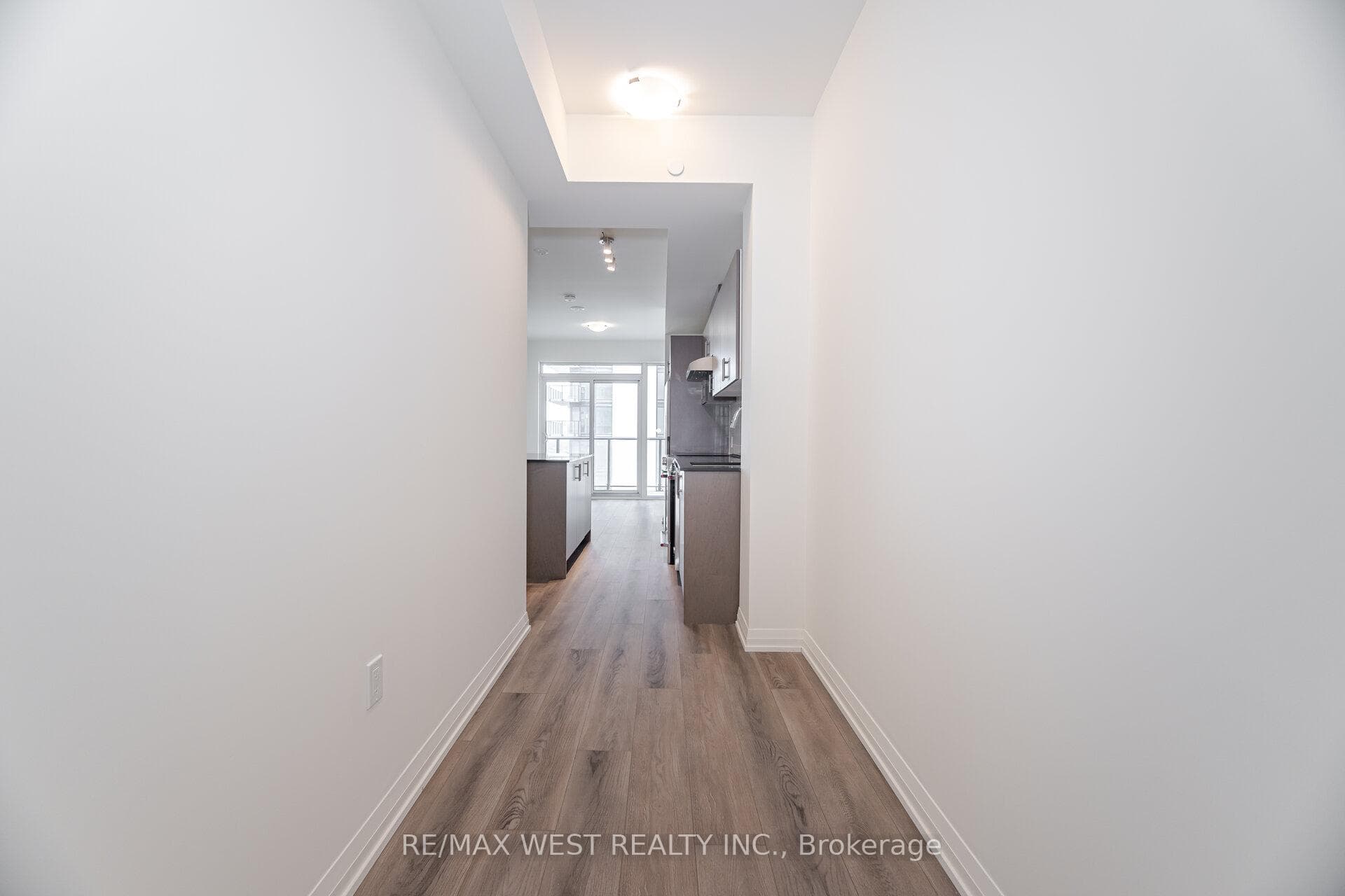 8960 Jane Street Unit 1501 photo 14