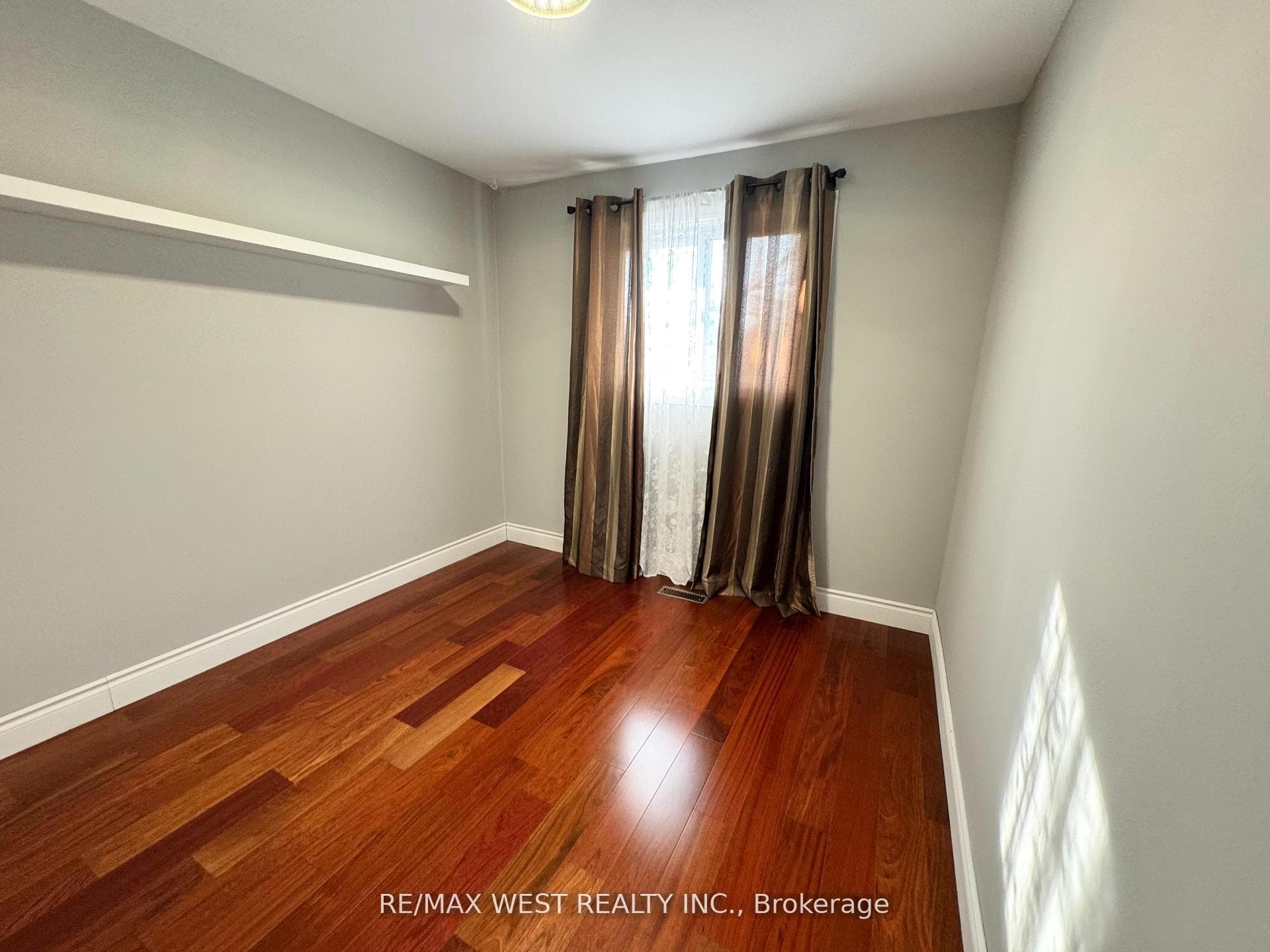 1342 Roylen Road photo 16
