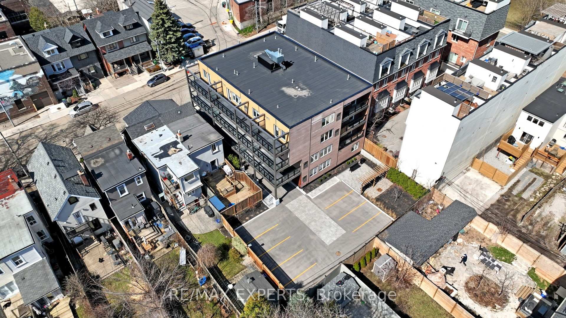 45 Connaught Avenue Unit 102 photo 27
