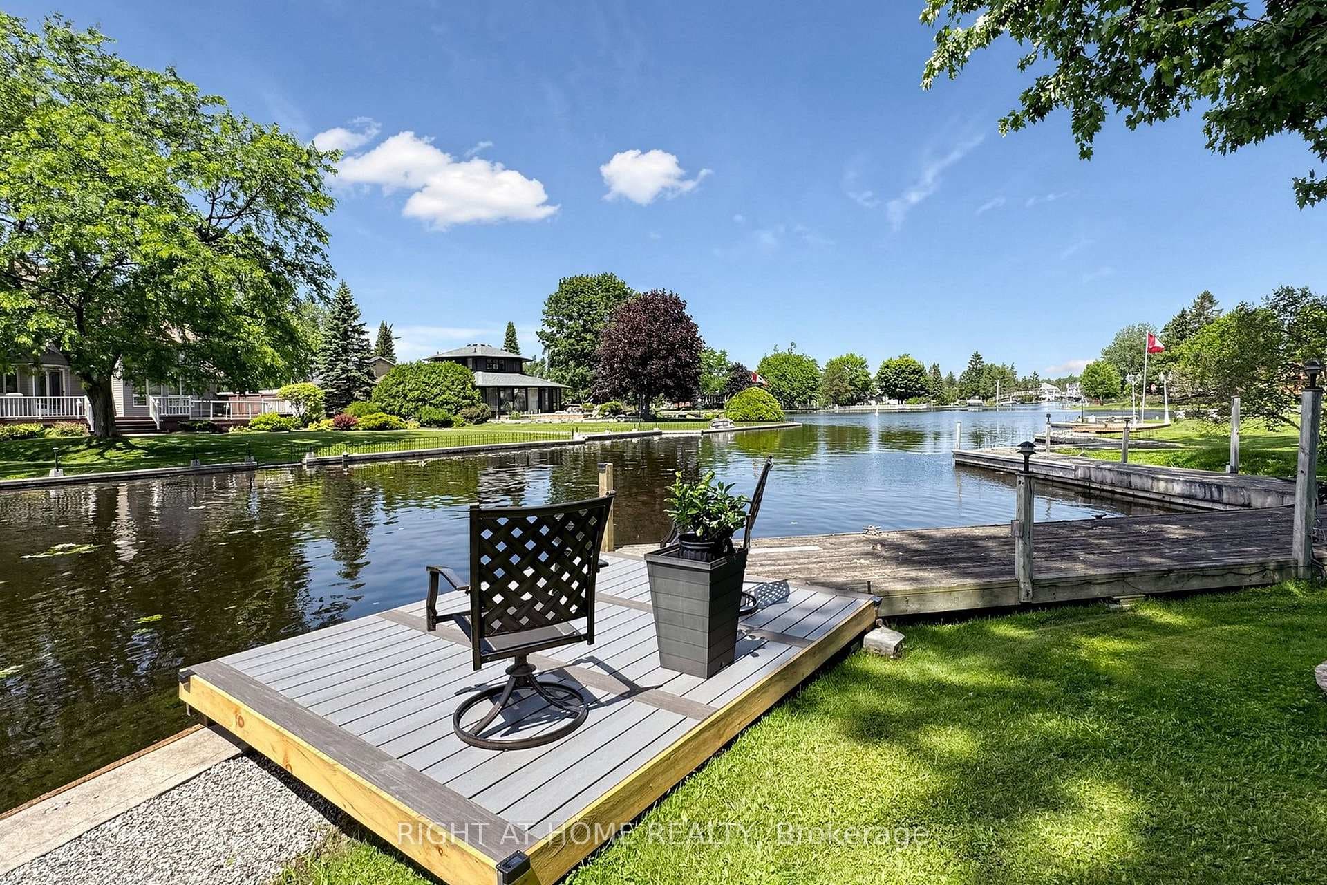 CATCH FISH FROM YOUR LOW MAINTENANCE DOCK