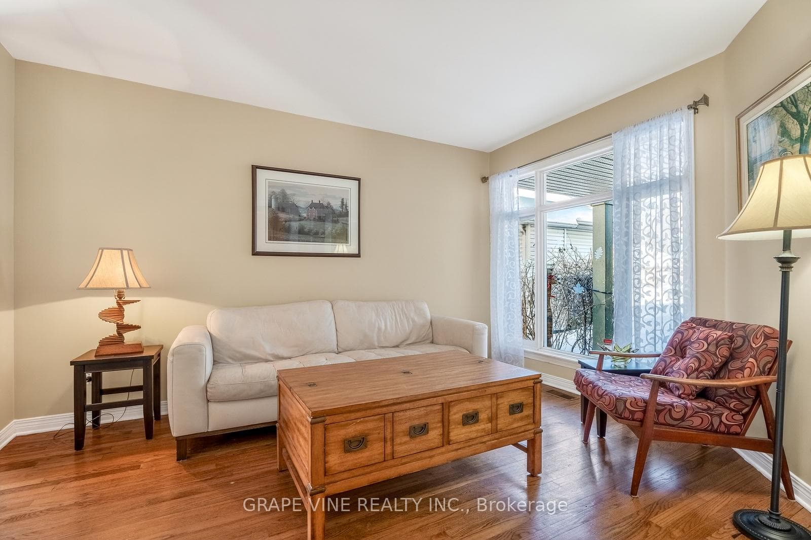 130 Springcreek Crescent photo 8