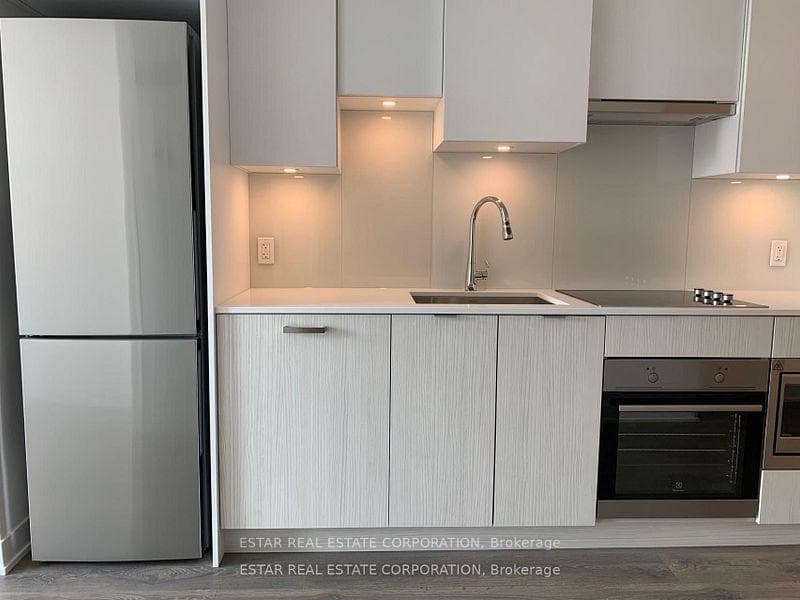 195 Redpath Avenue Unit 1607 St photo 3