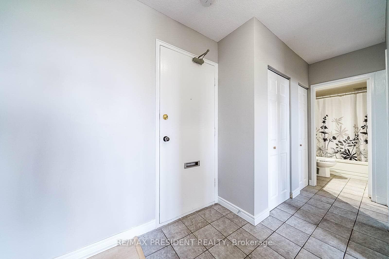 81 Charlton Avenue Unit 402 photo 8