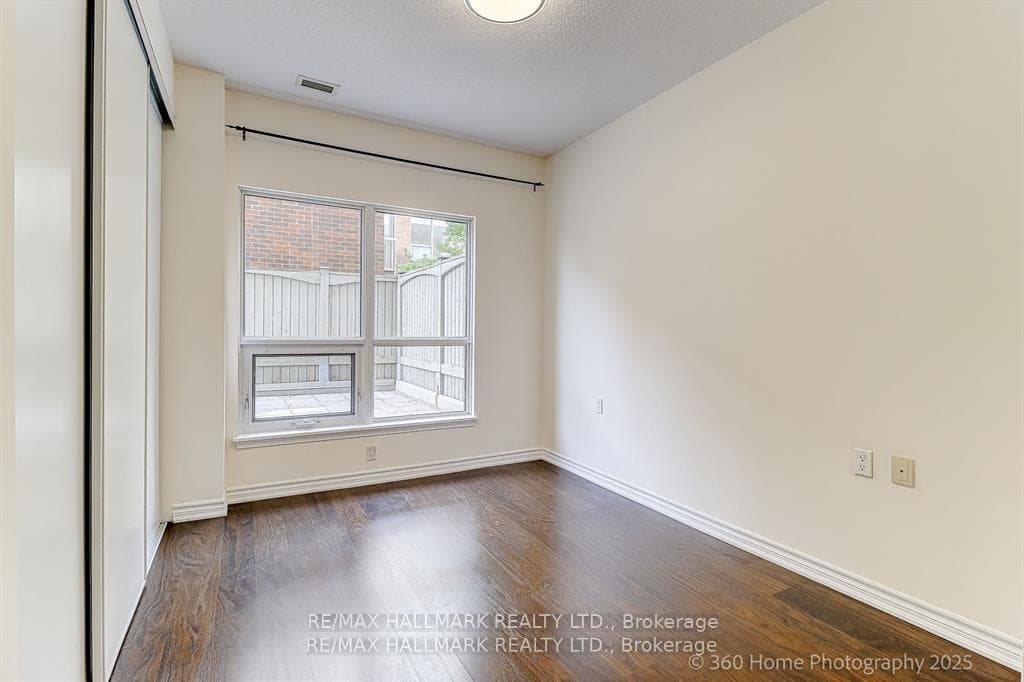 872 Sheppard Avenue Unit 105 photo 11