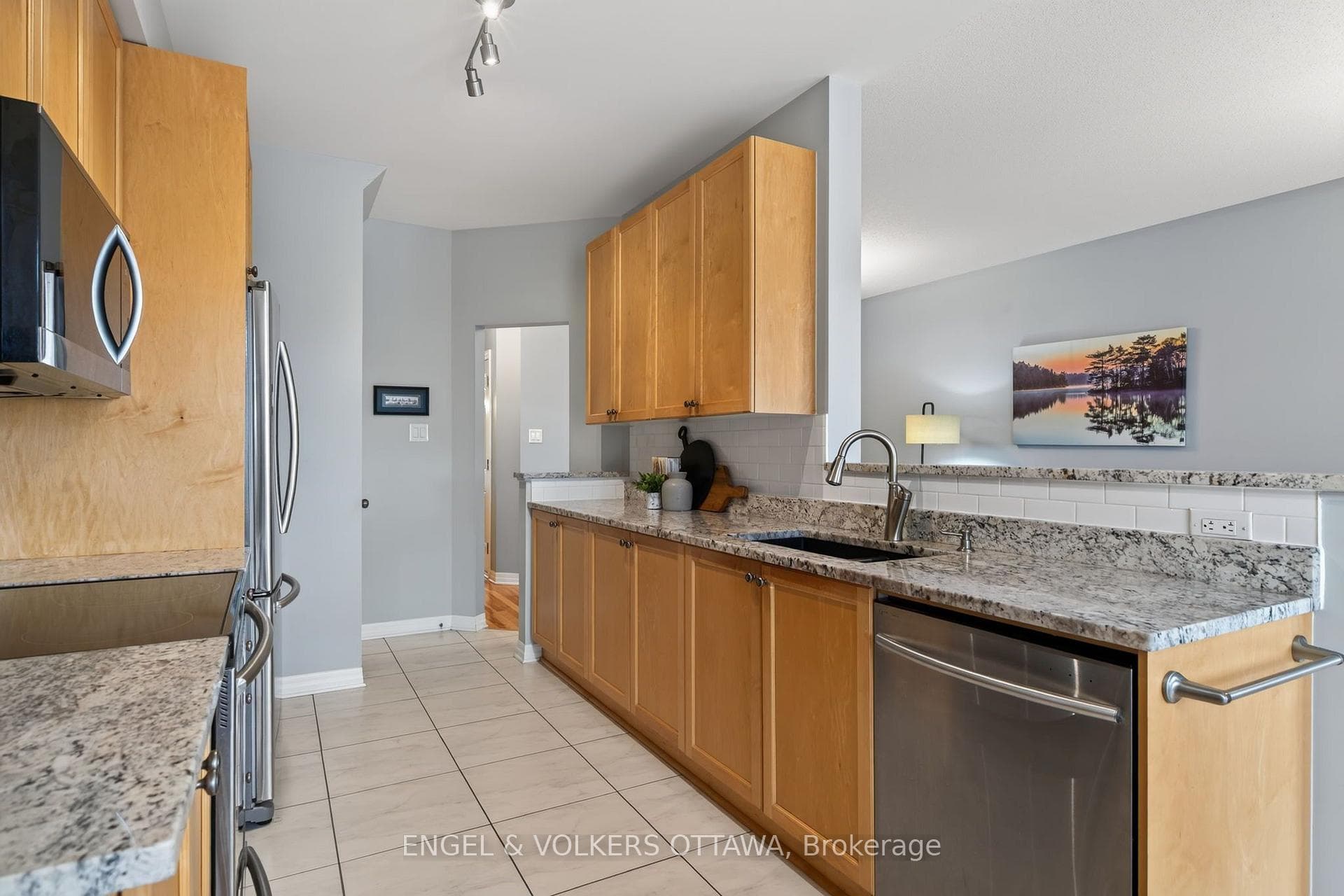 512 Knotridge Street photo 16