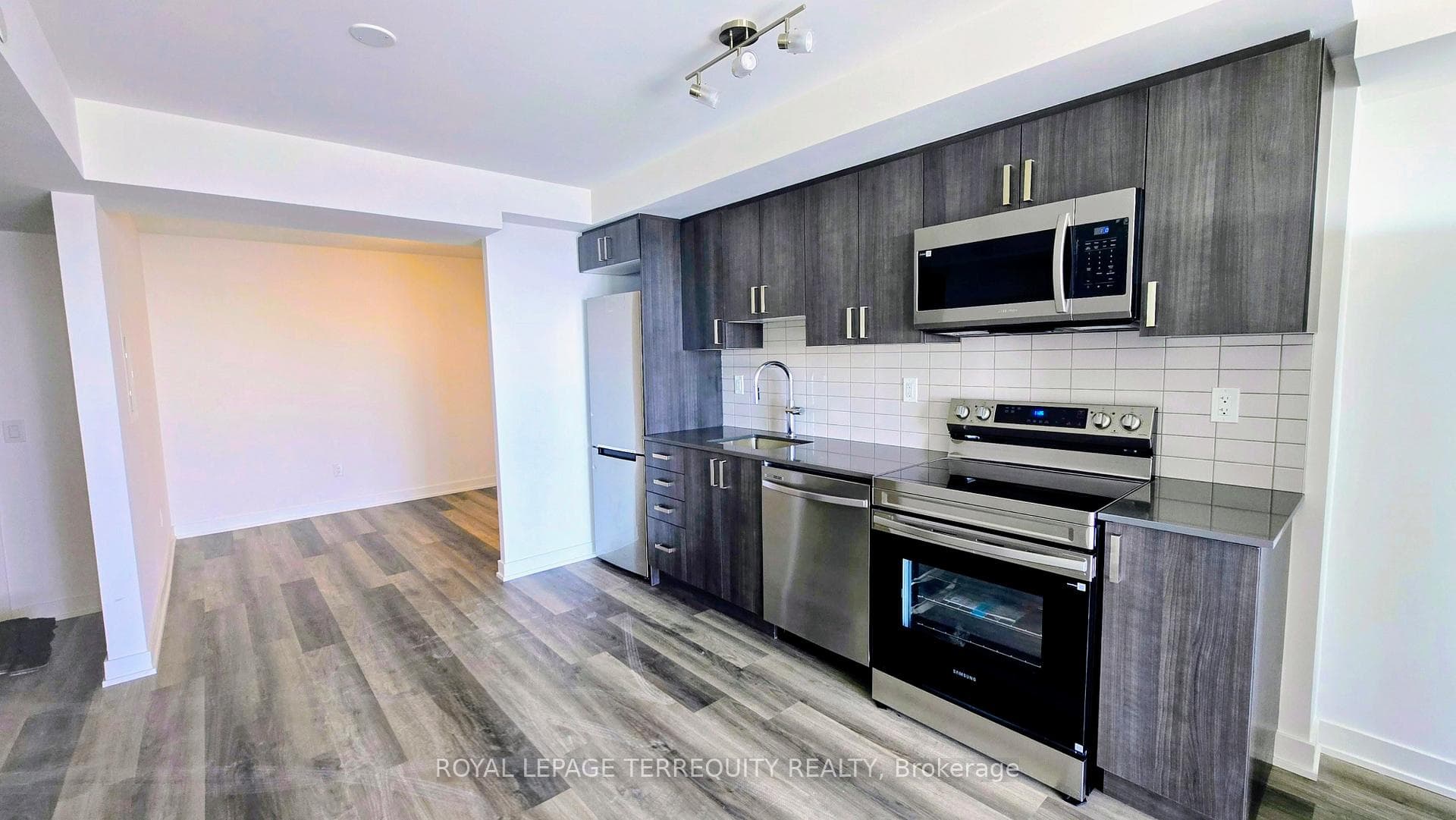 1010 Sandy Beach Road Unit 1407 photo 2