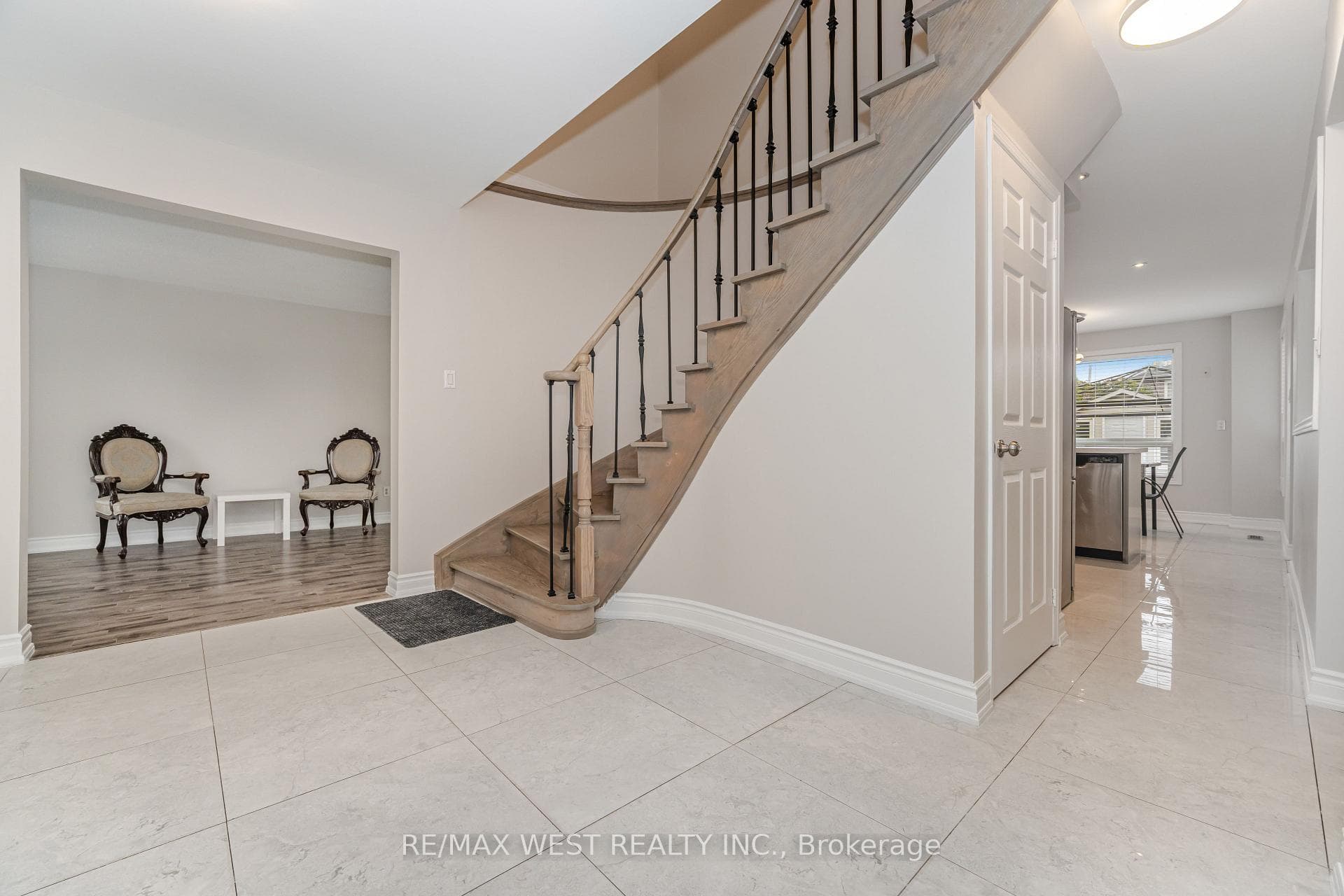 86 Dina Road photo 29