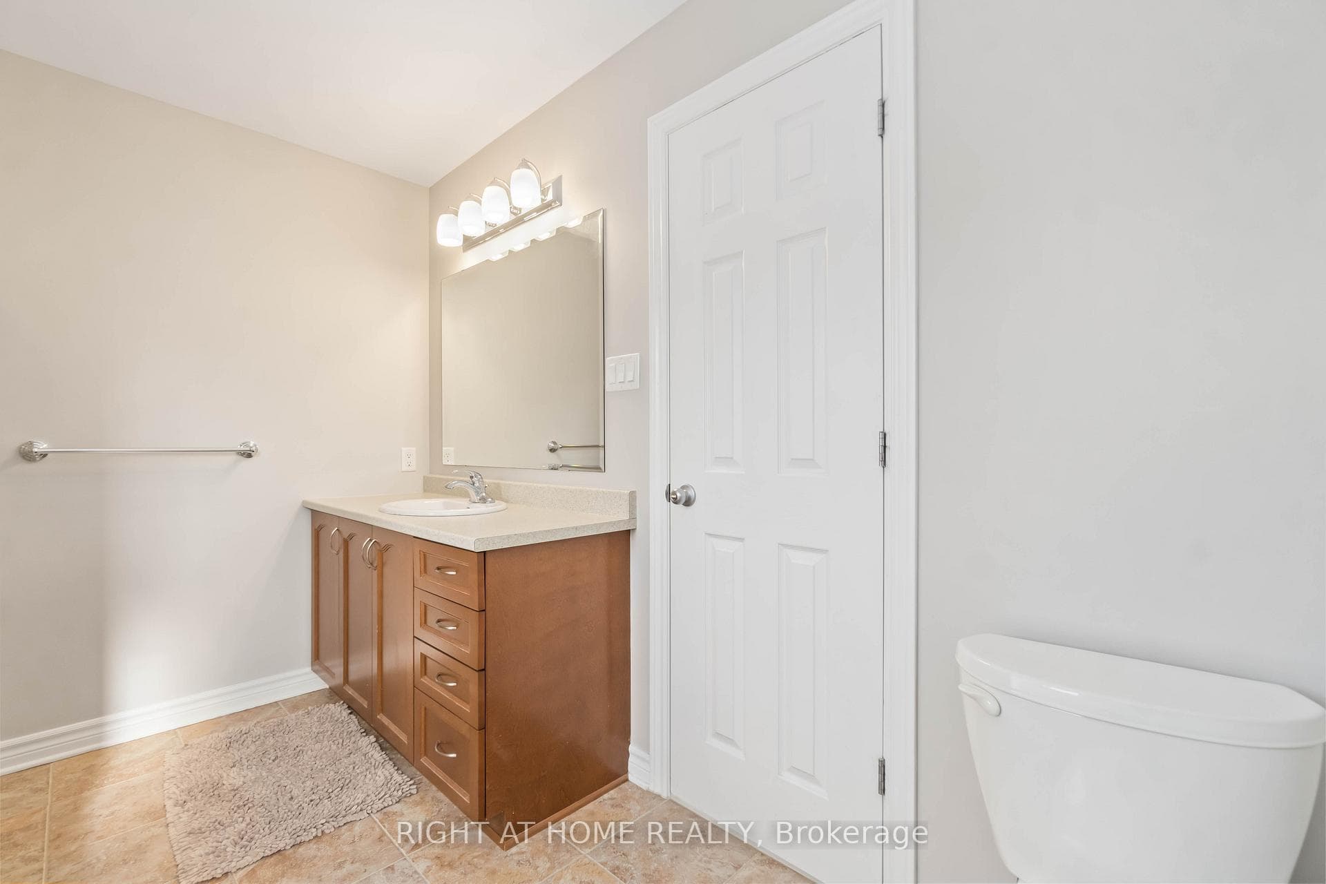 135 Piazza Circle photo 17