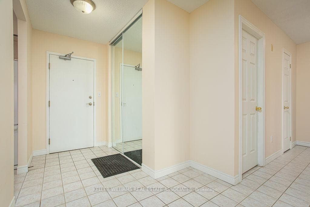 5 Ogilvie Street Unit 407 photo 6