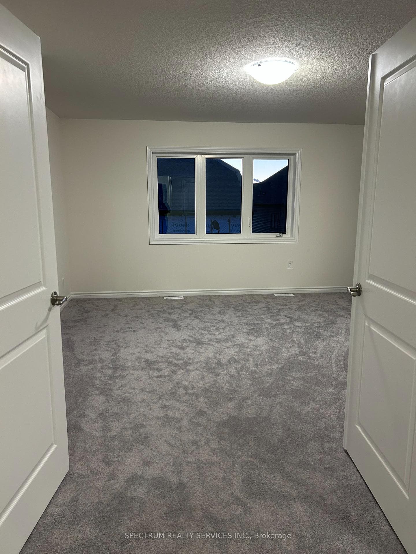 282 Pottruff Road photo 10