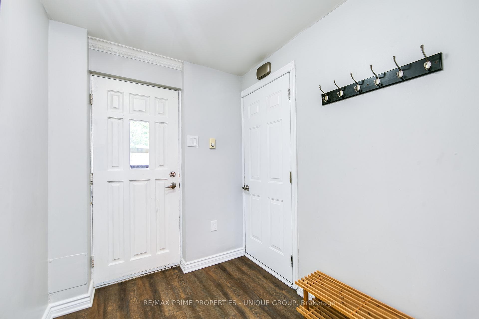 104 Darras Court photo 2