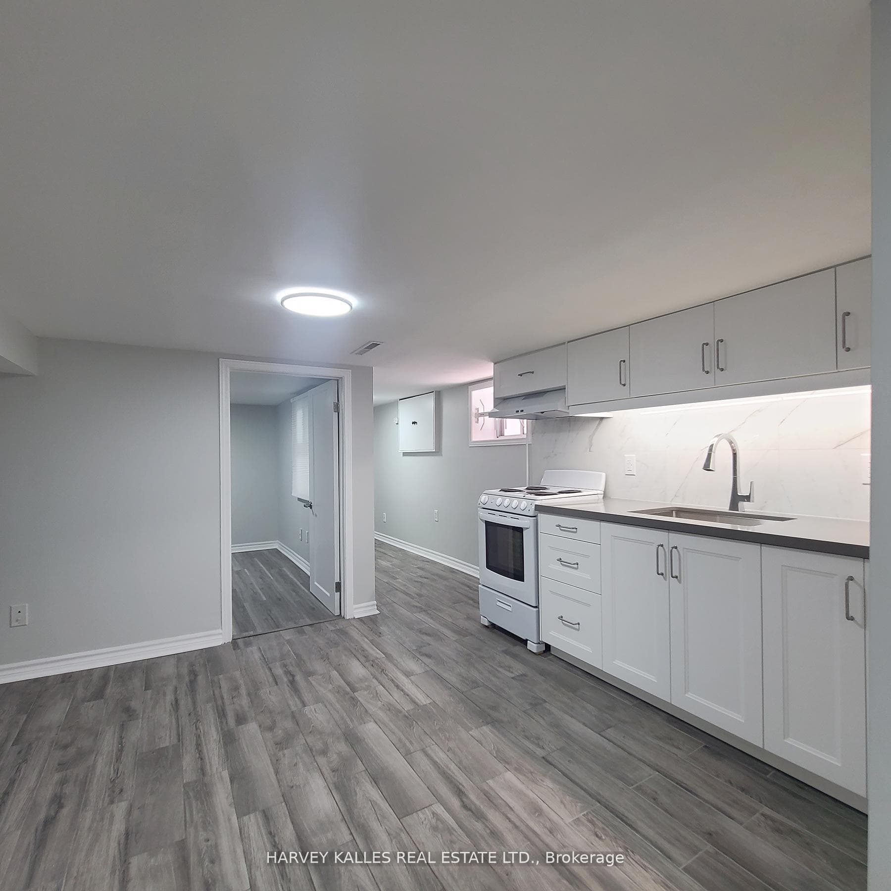 238 Strathmore Boulevard Unit Lower photo 4