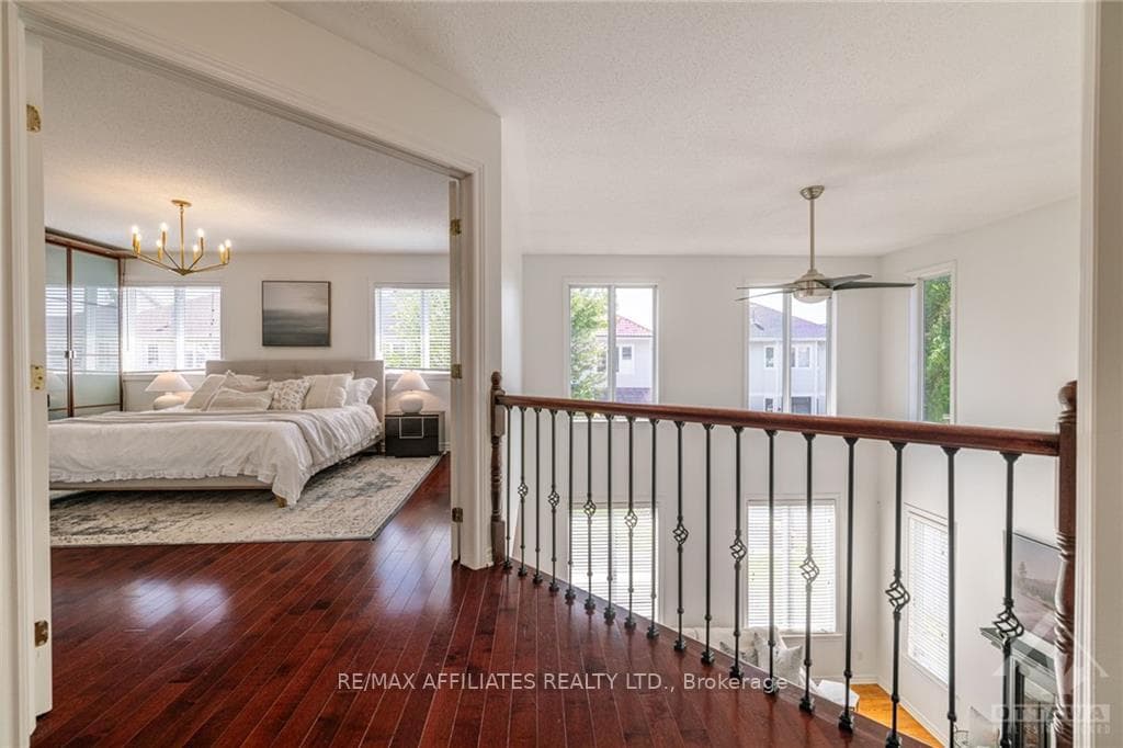 8 REDBRIDGE Crescent photo 12