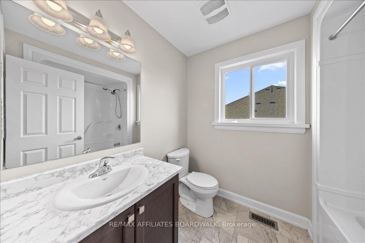 15 Vimy Ridge Crescent photo 24