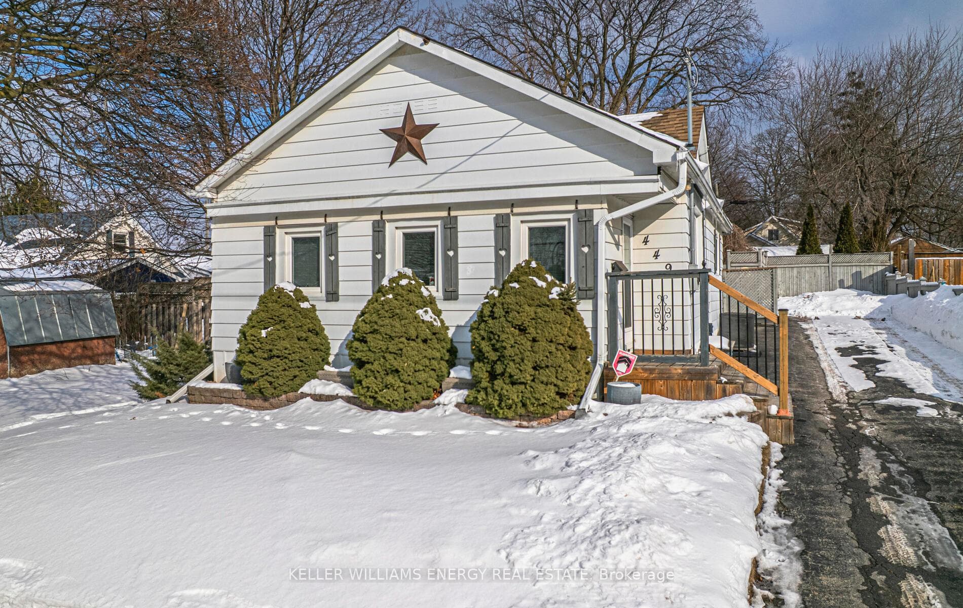 449 Cromwell Avenue photo 31