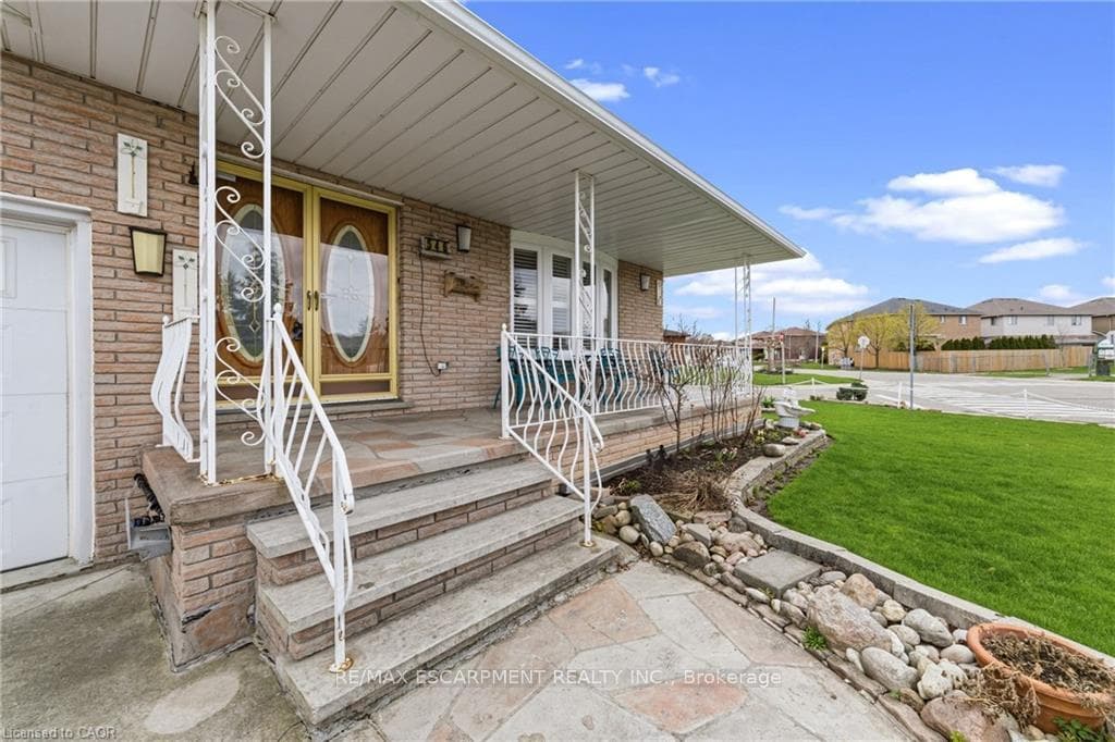 546 Dicenzo Drive photo 3