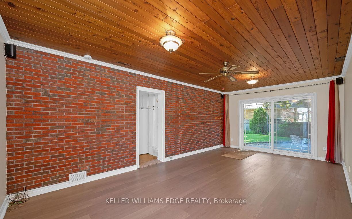 405 Stratheden Drive photo 11