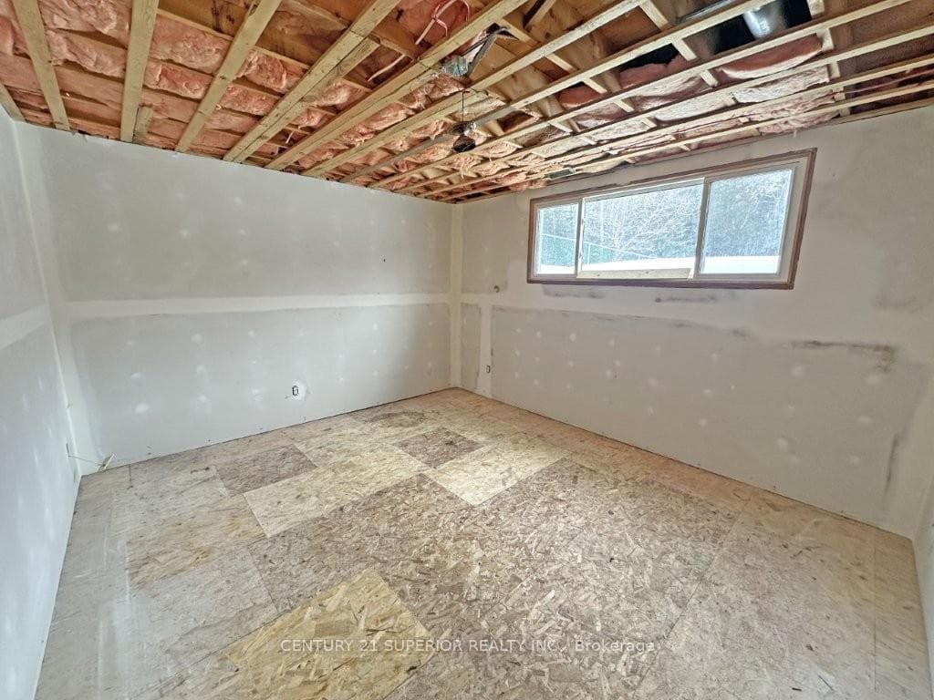703 Hodder Ave photo 35