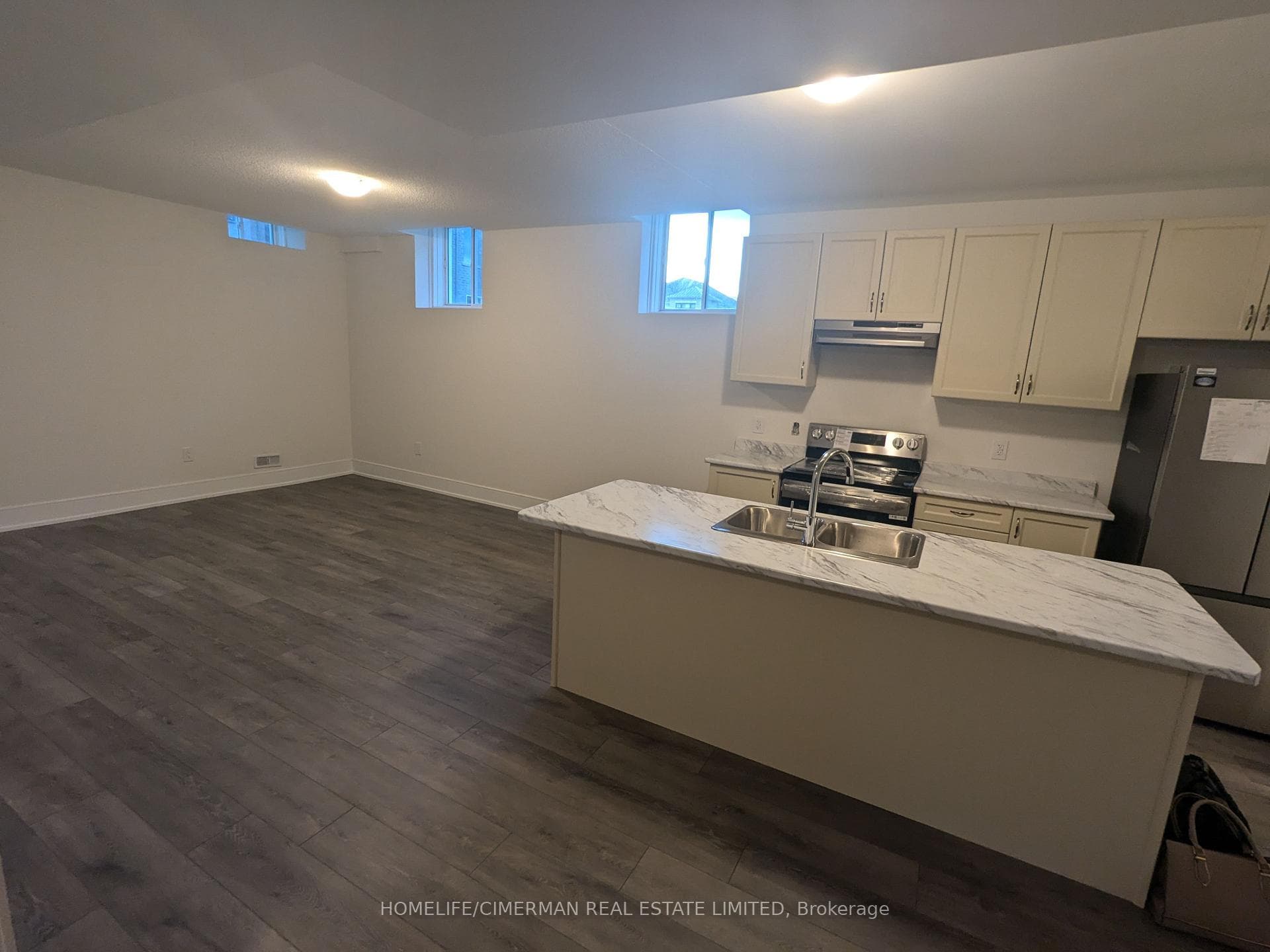 193 Rowe Street Unit Bsmt photo 3