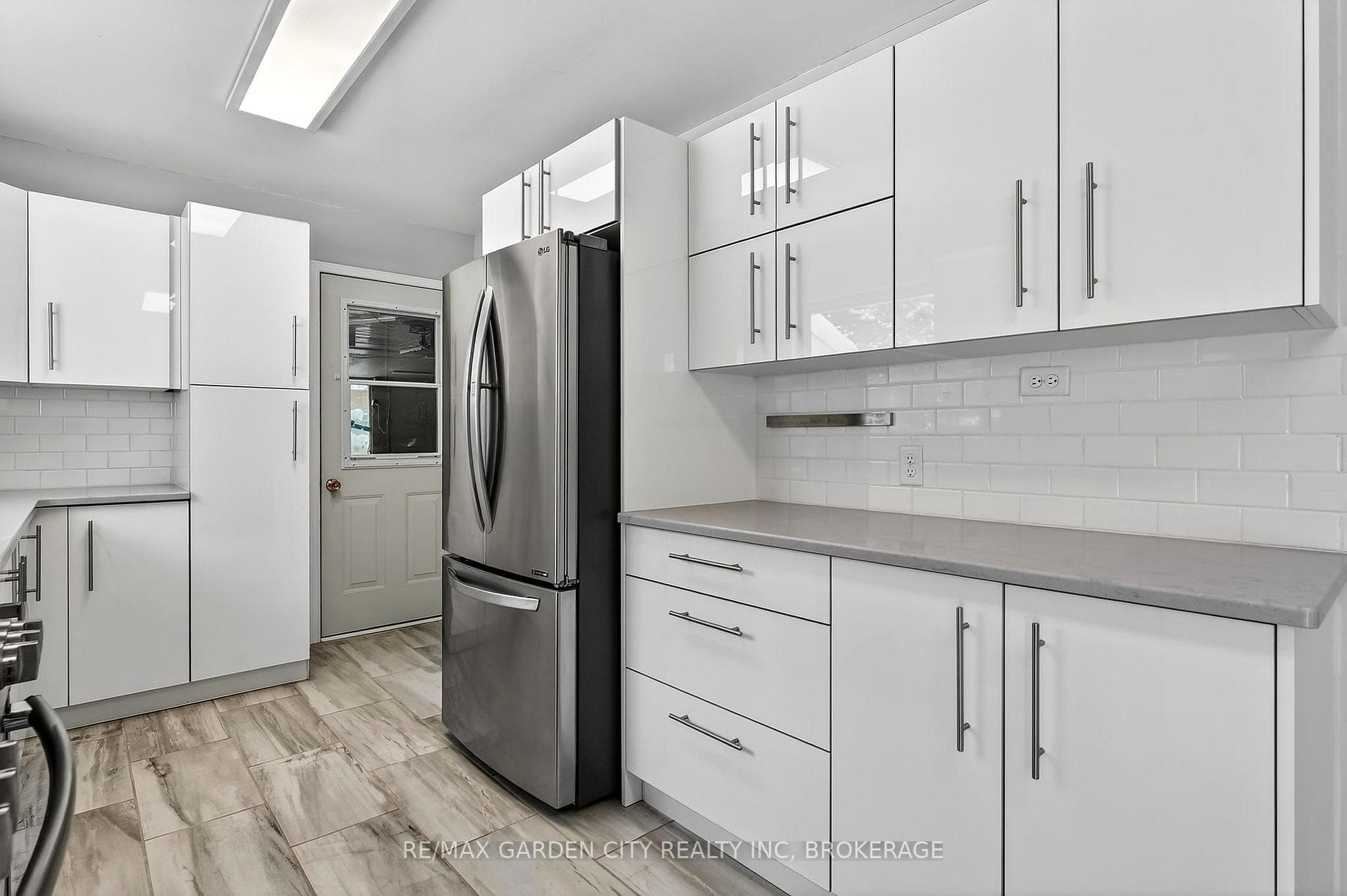 New stainless appliances included