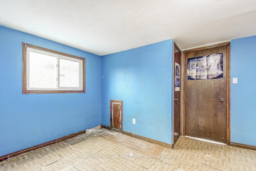 24 Albany Avenue photo 23