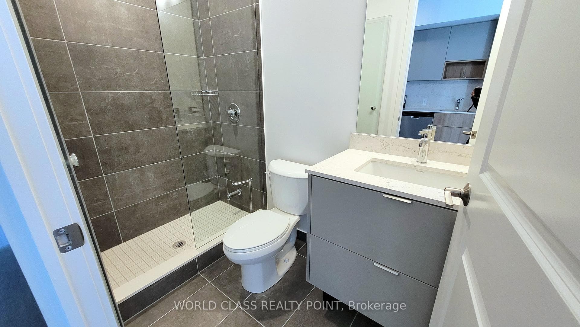 2nd Full Washroom w/ Standup Shower