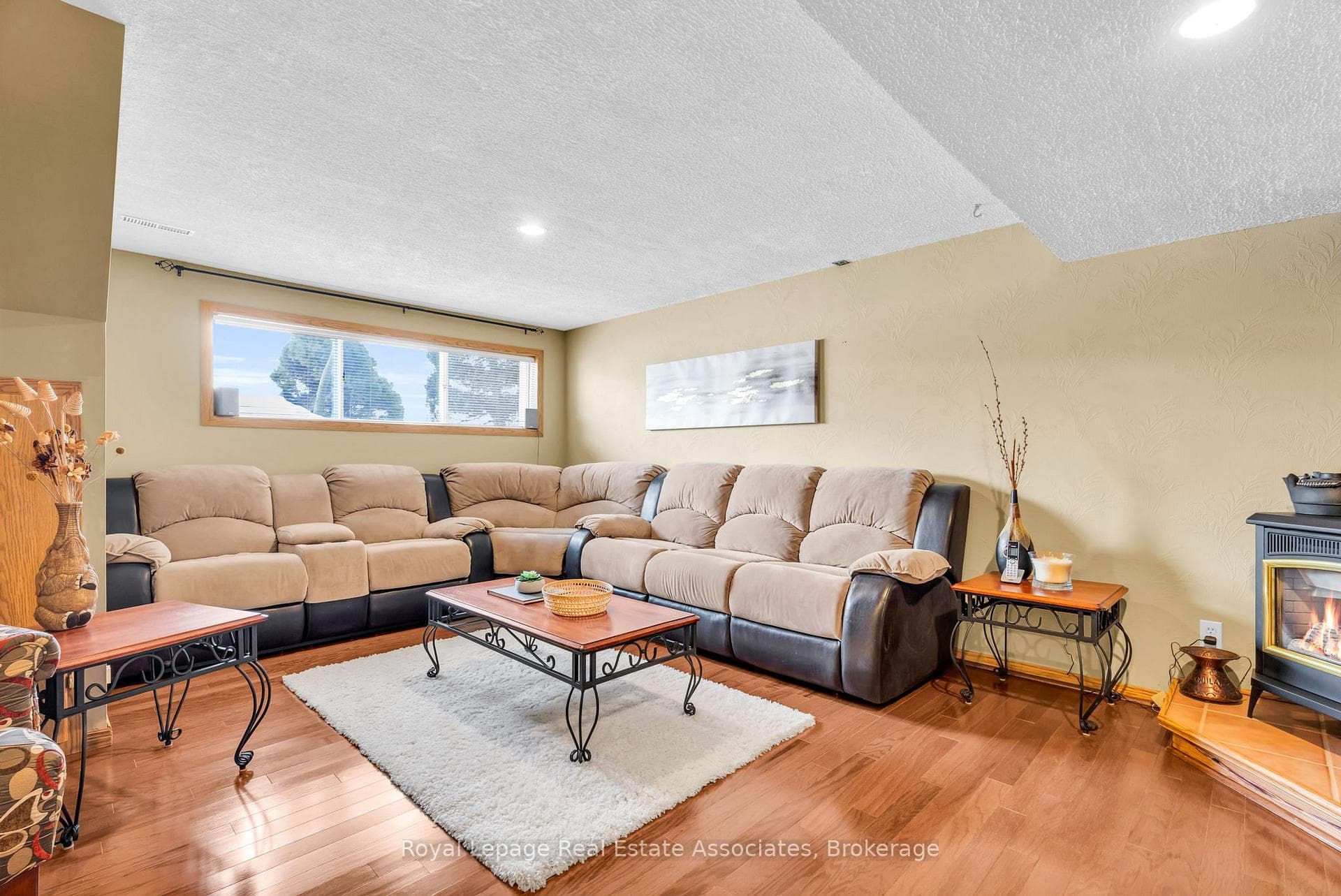 29 Norman Avenue photo 28