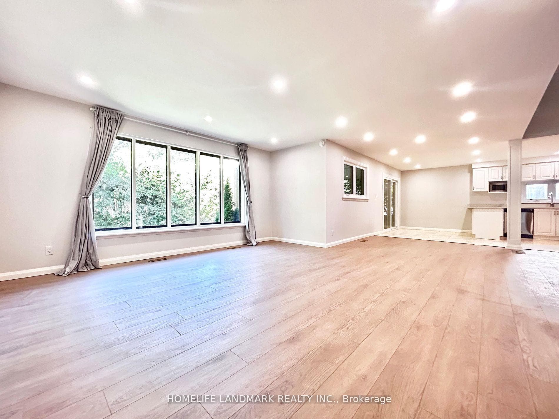 18 Summerfeldt Crescent photo 7
