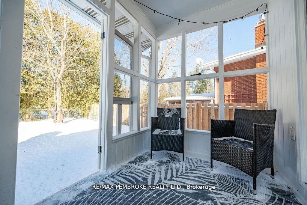 13 Highland Crescent photo 21