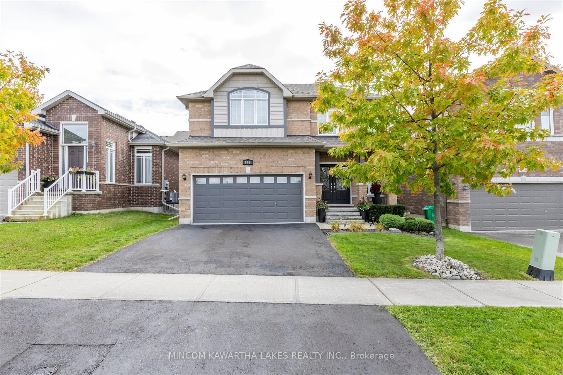 661 Goodwin Terrace photo 2