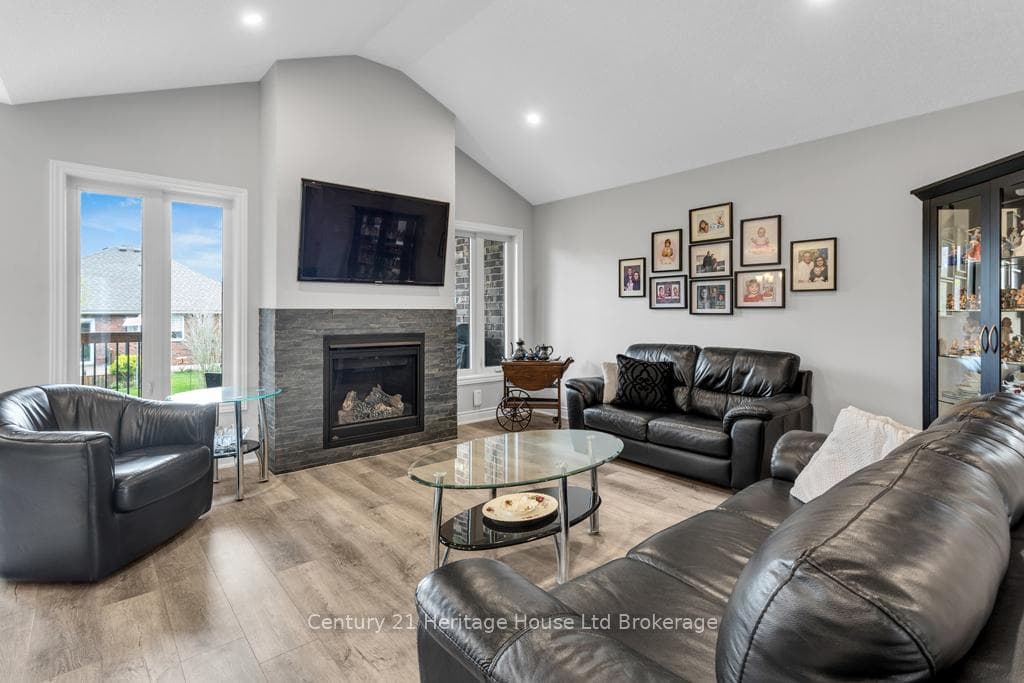 55 William Street photo 4