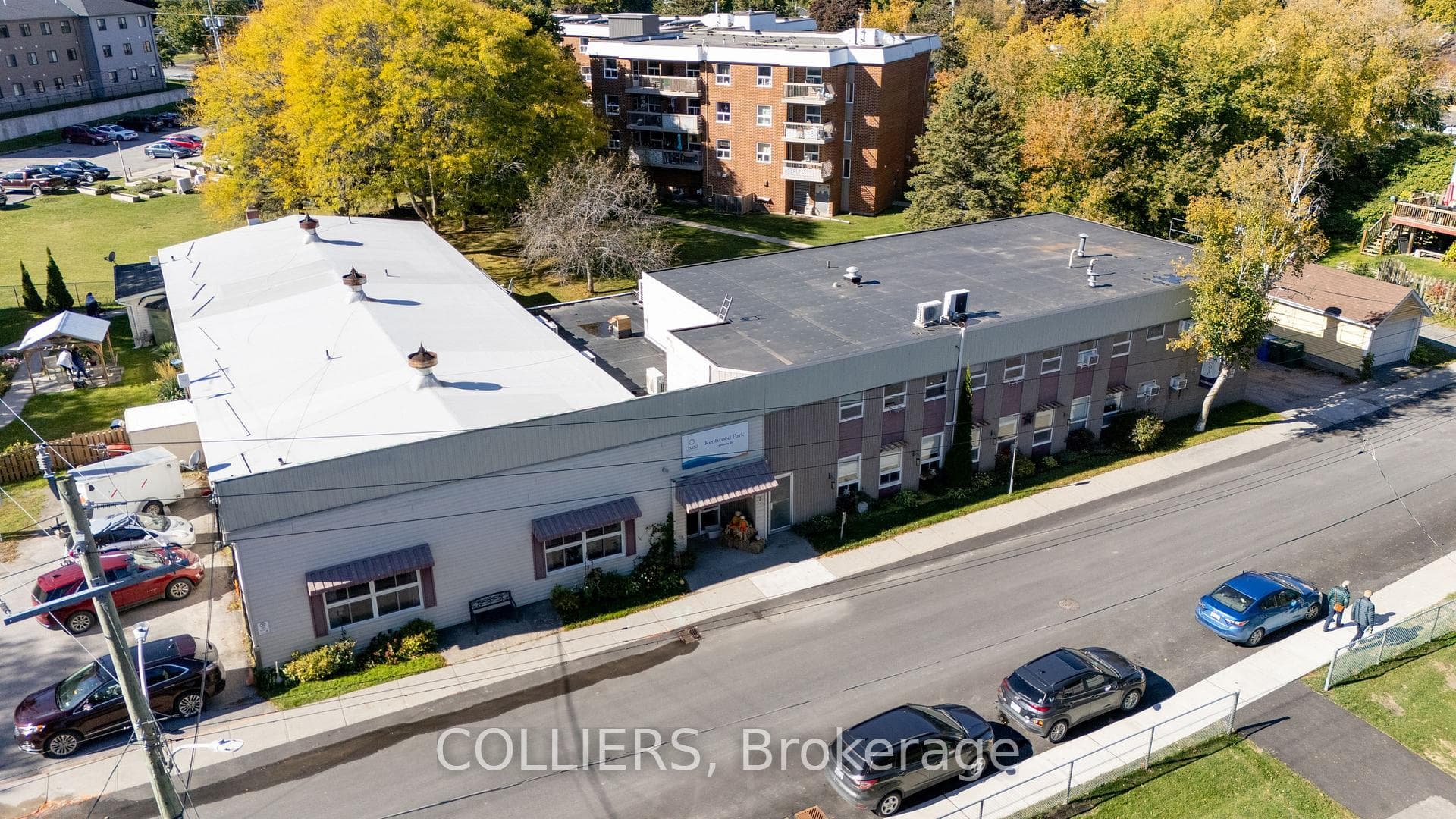 111 West Mary Street photo 4