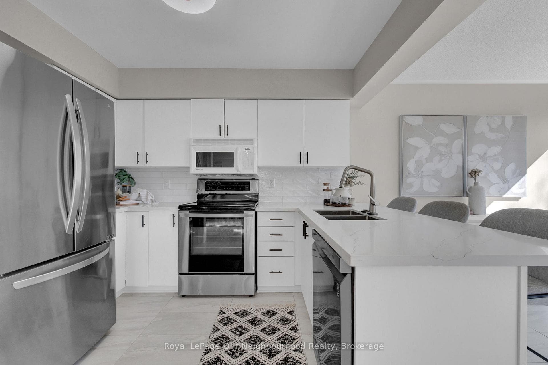 31 Brownstone Crescent photo 8