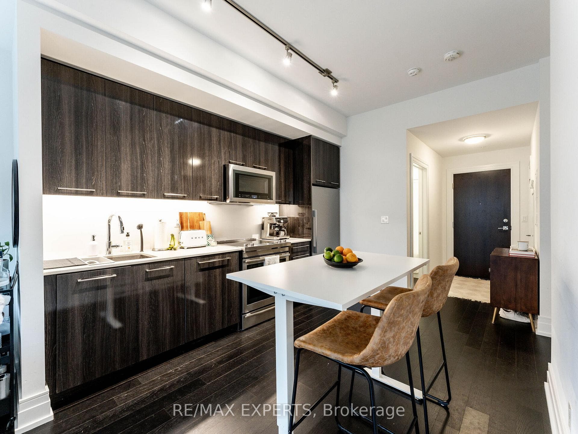 90 Niagara Street Unit 202 photo 6