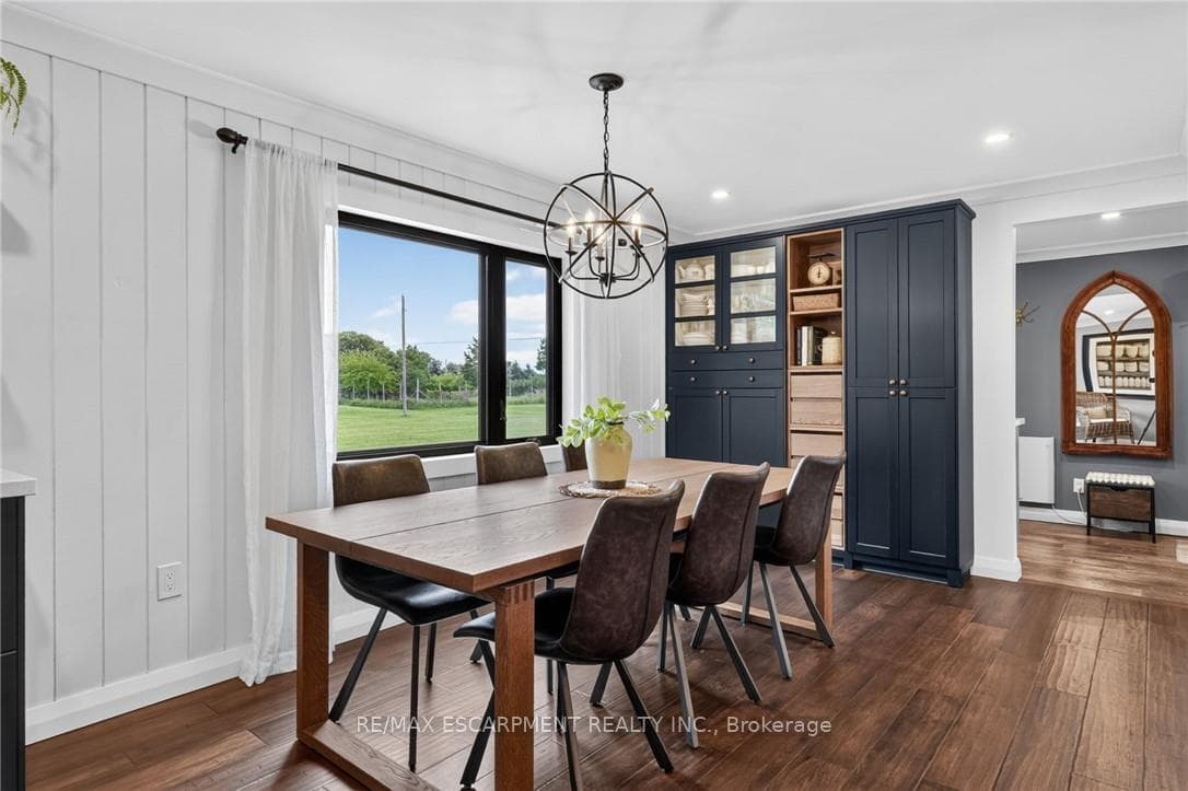 3754 LAKESHORE Road photo 18