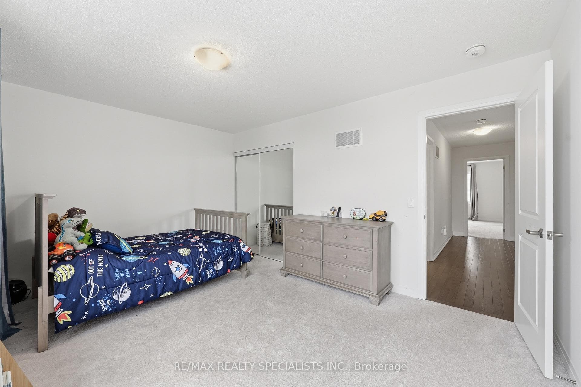 72 Yale Drive photo 28