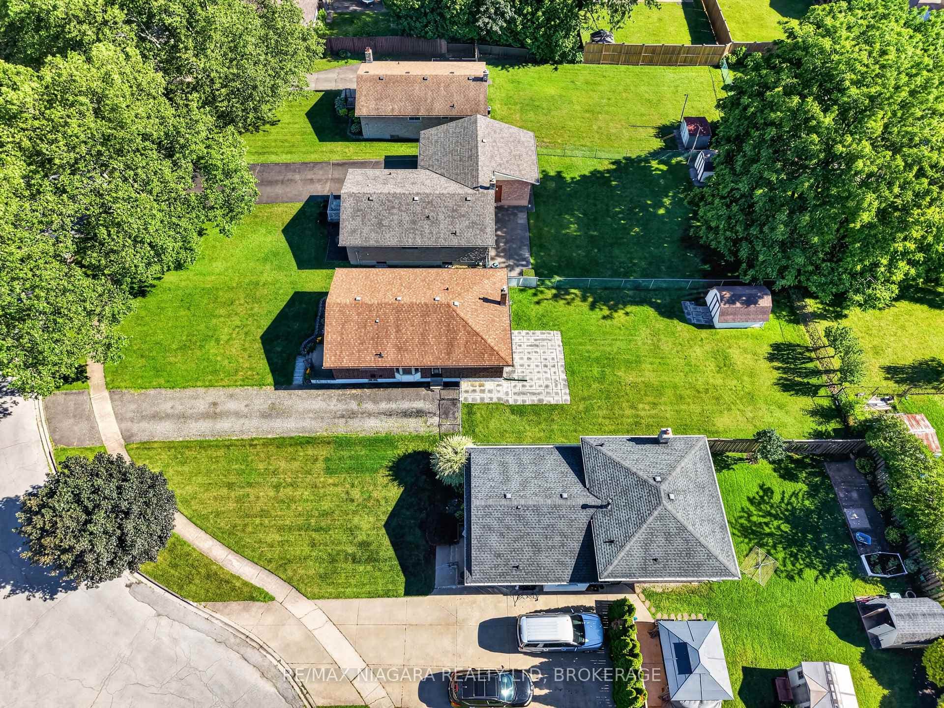 5777 Sunnylea Crescent photo 44