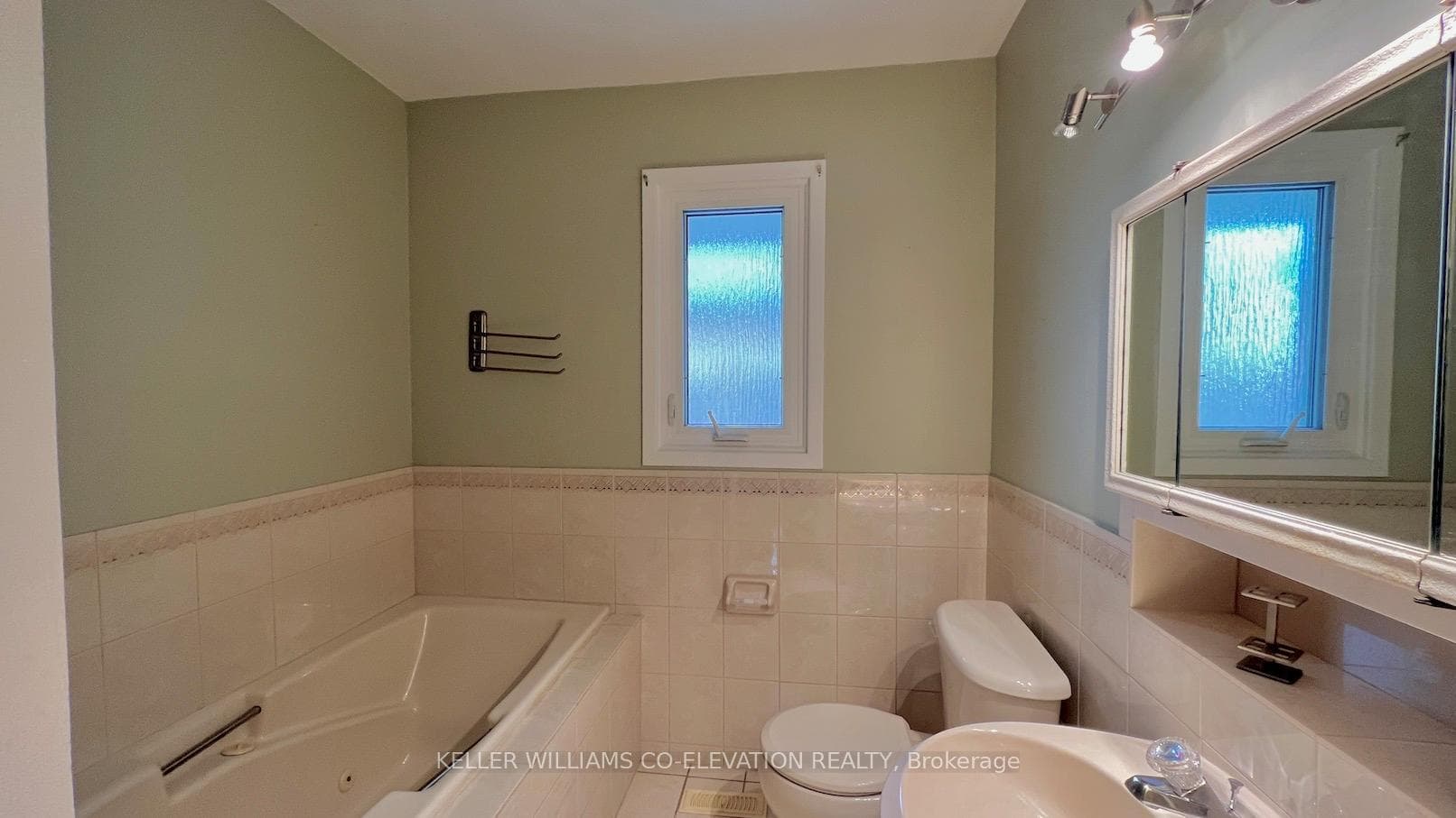 20 Hedges Boulevard photo 16