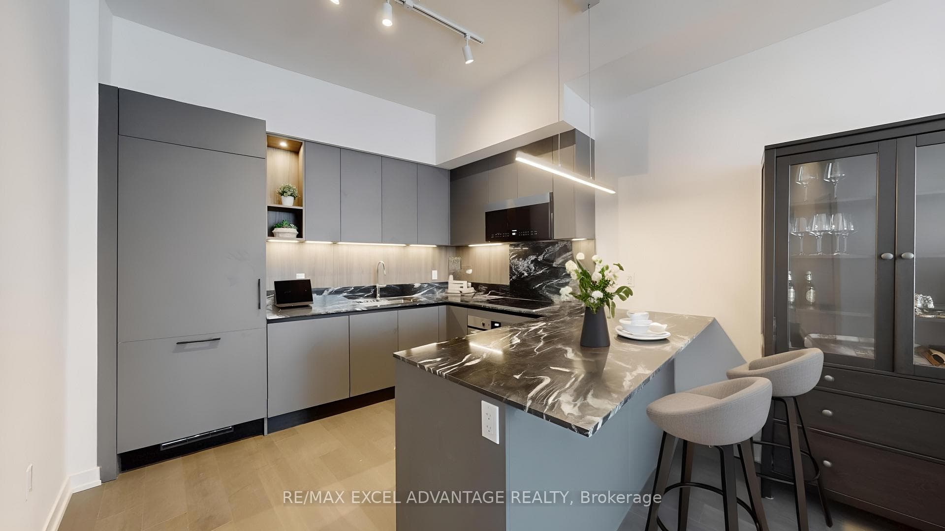 39 Mary Street Unit 3201 photo 4