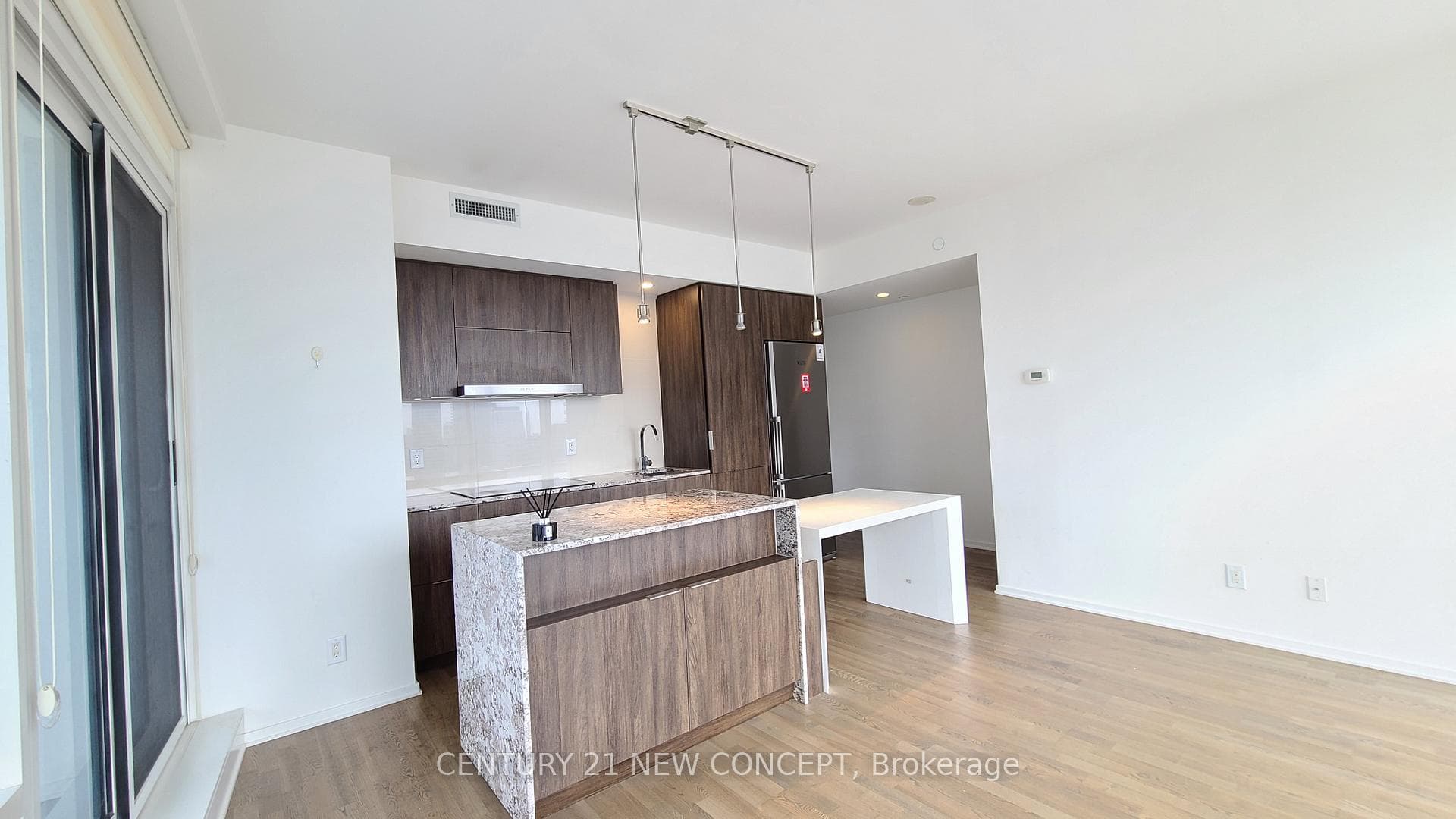 1 Bloor Street Unit 2107 photo 7