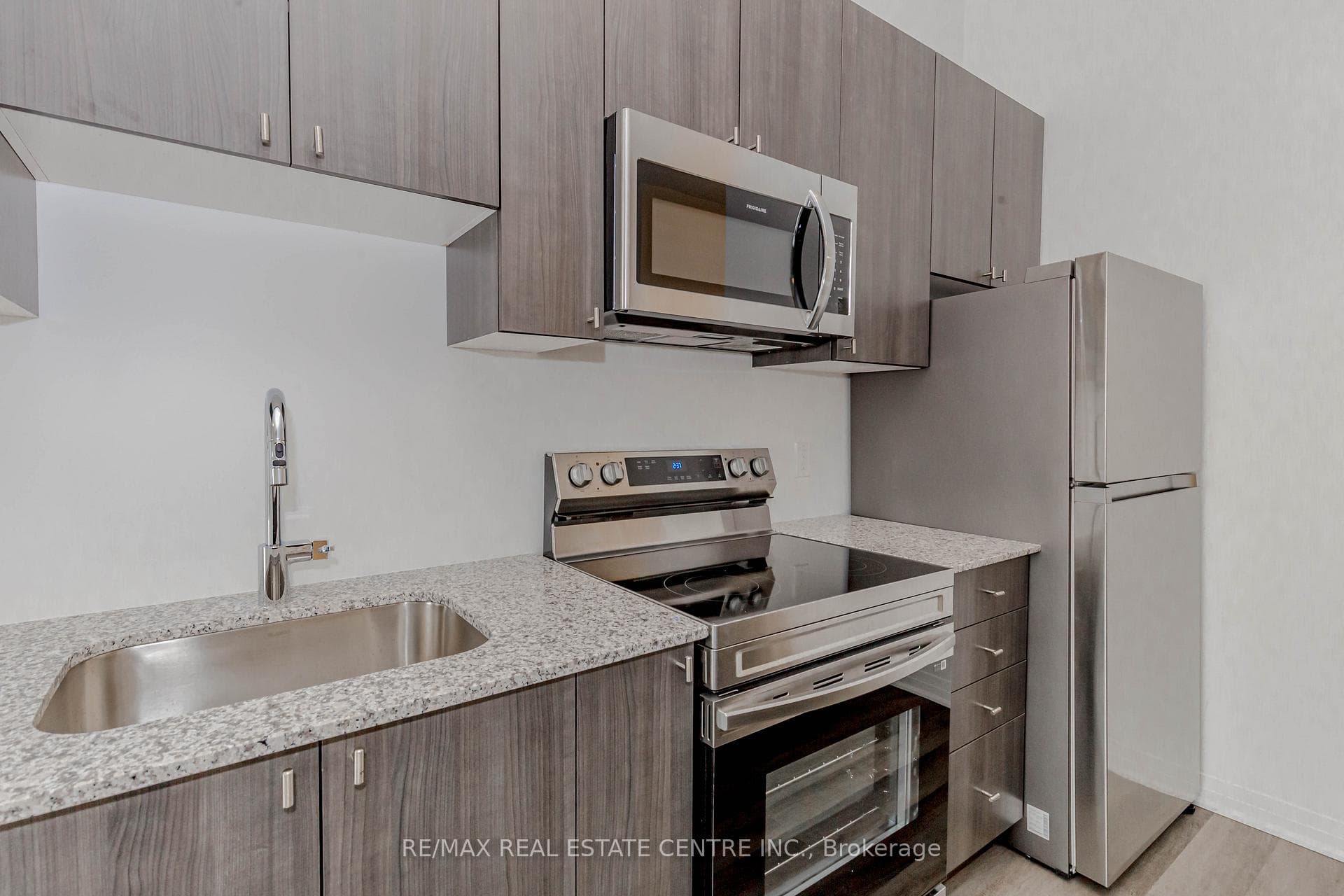 470 Gordon Krantz Avenue Unit 615 photo 20
