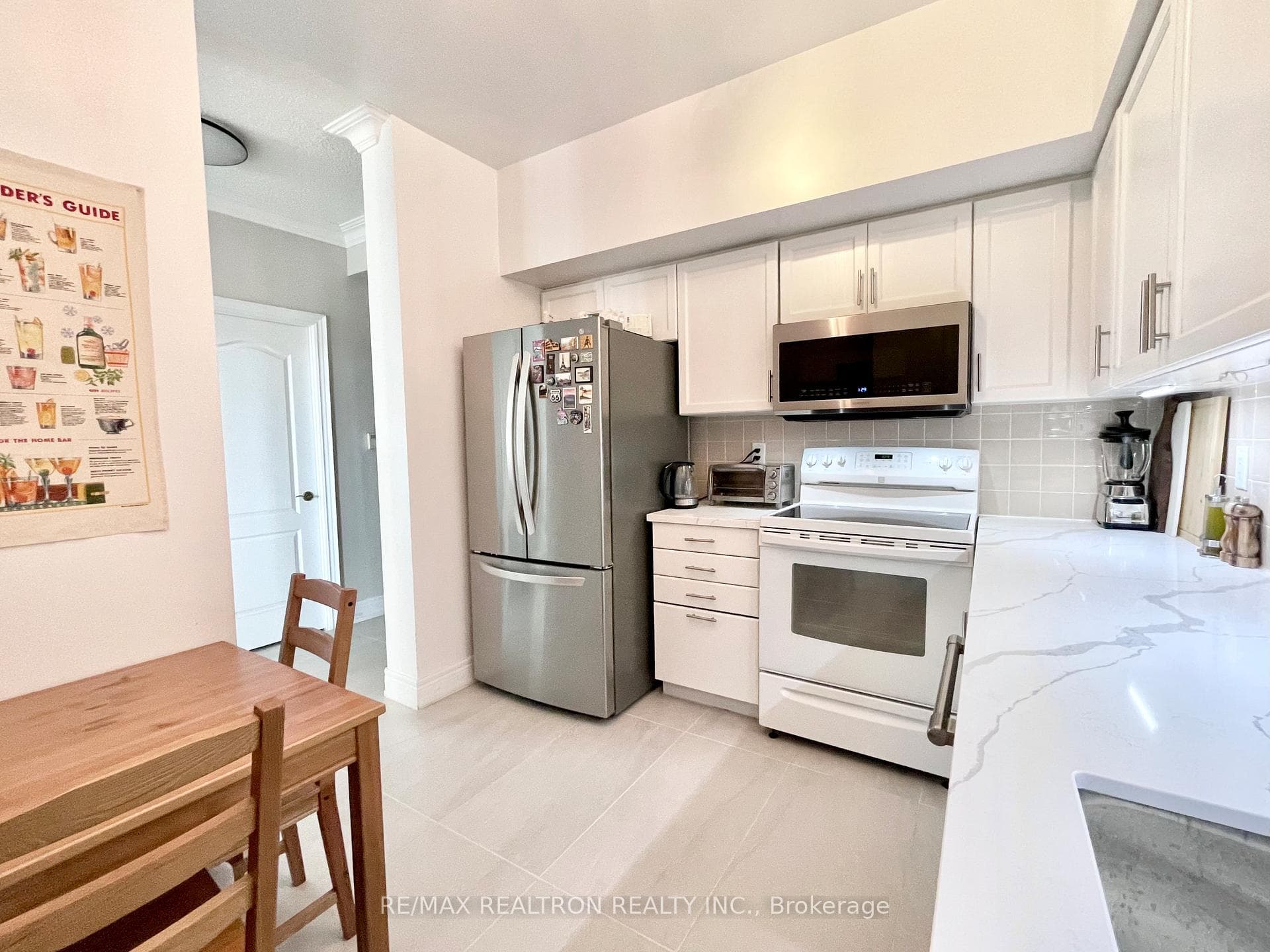 1 Clairtrell Road Unit 1205 photo 6