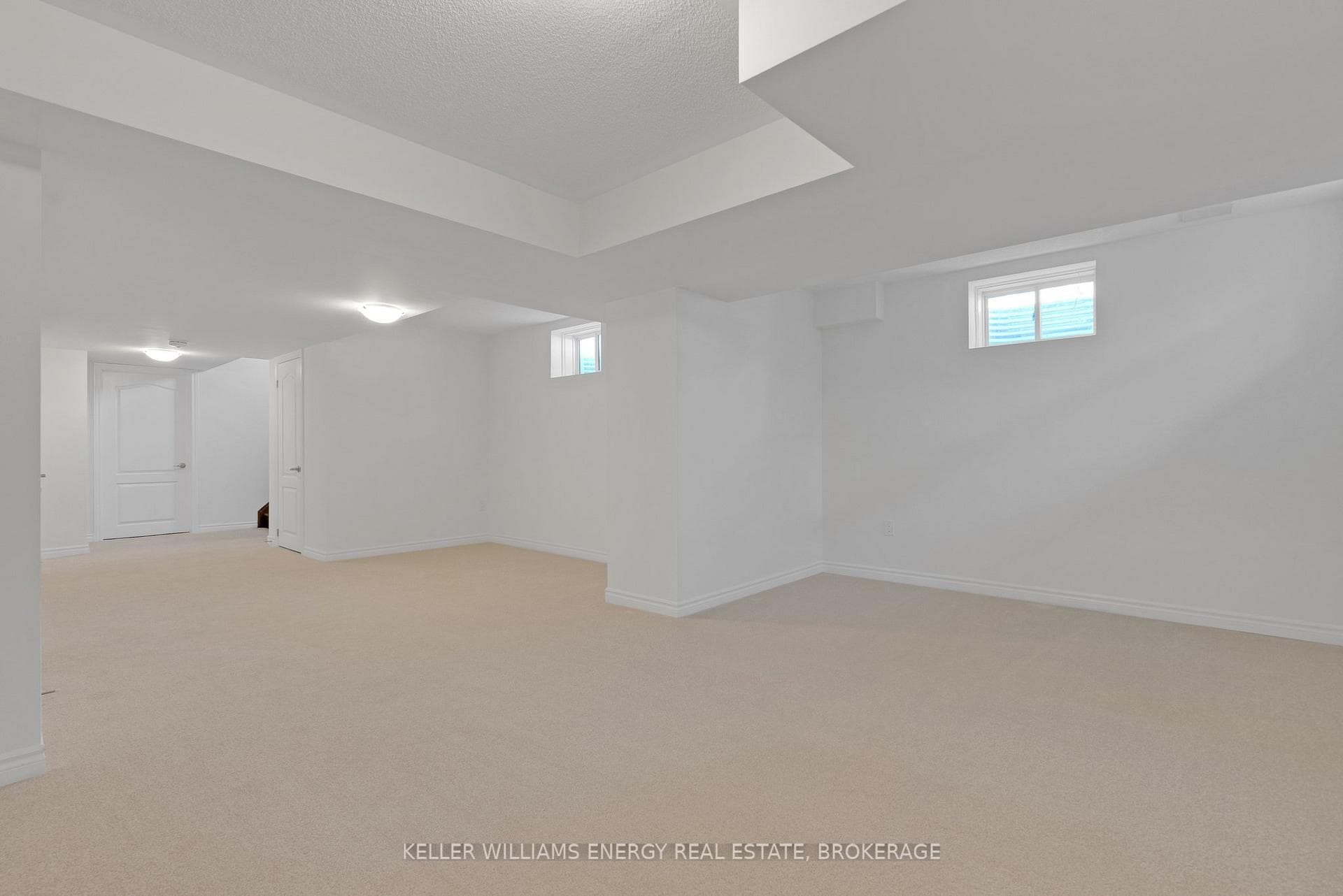 54 Mountainside Crescent photo 34