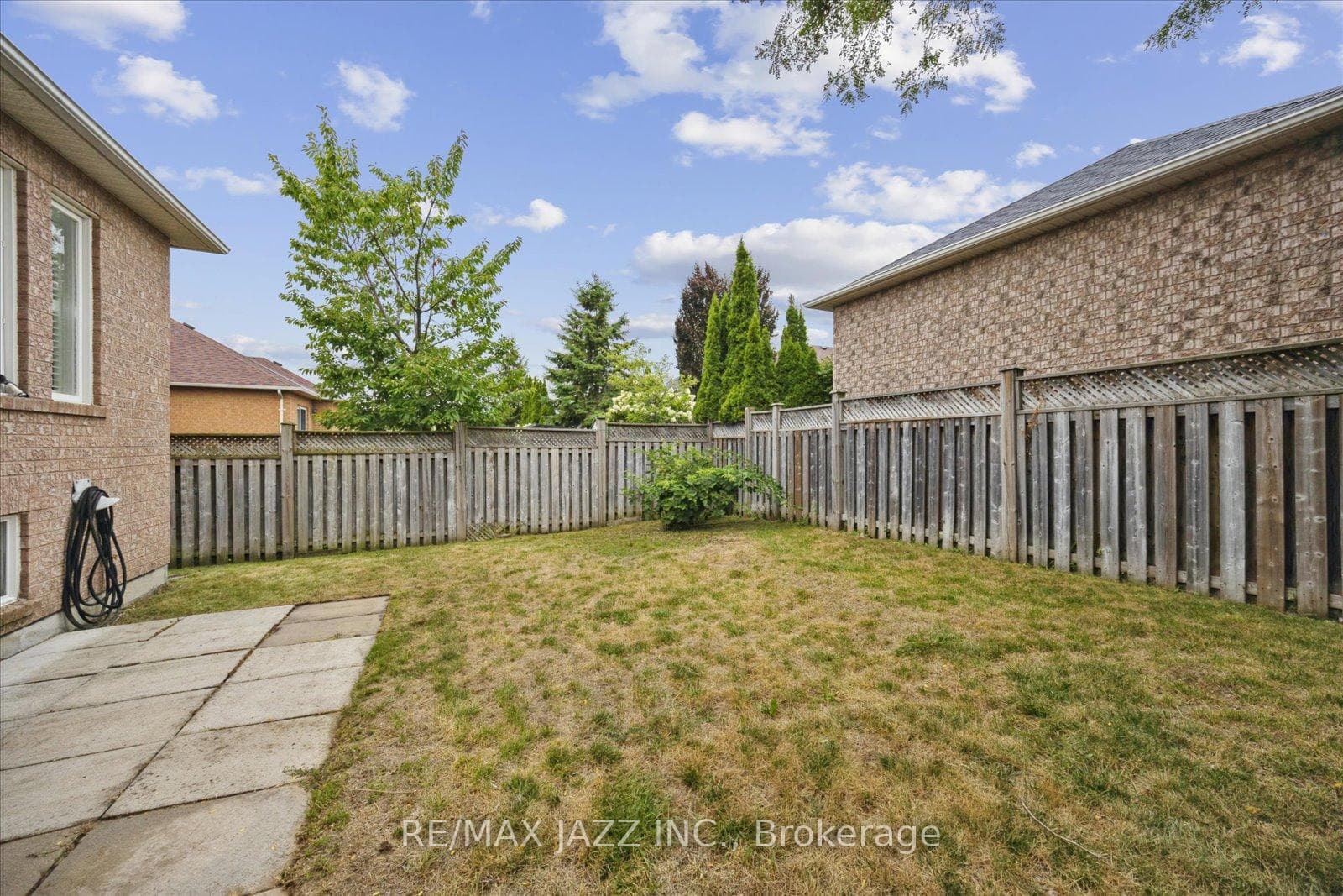 12 Lacroix Court photo 39