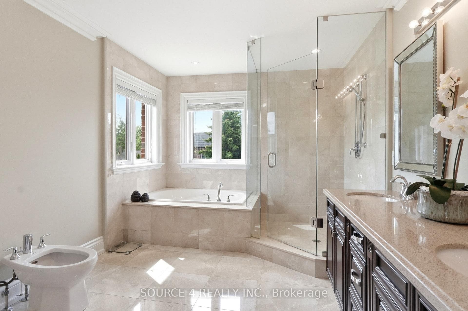 39 Amesbury Drive photo 23