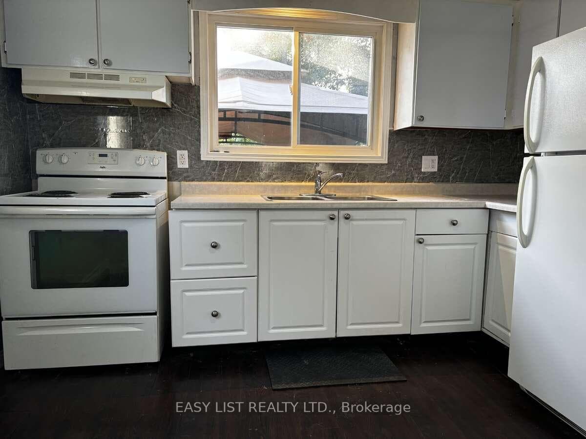422 Maplewood Drive photo 7