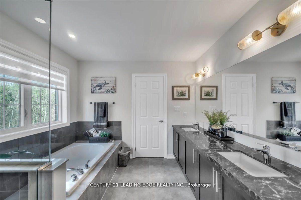 47 Crombie Street photo 31