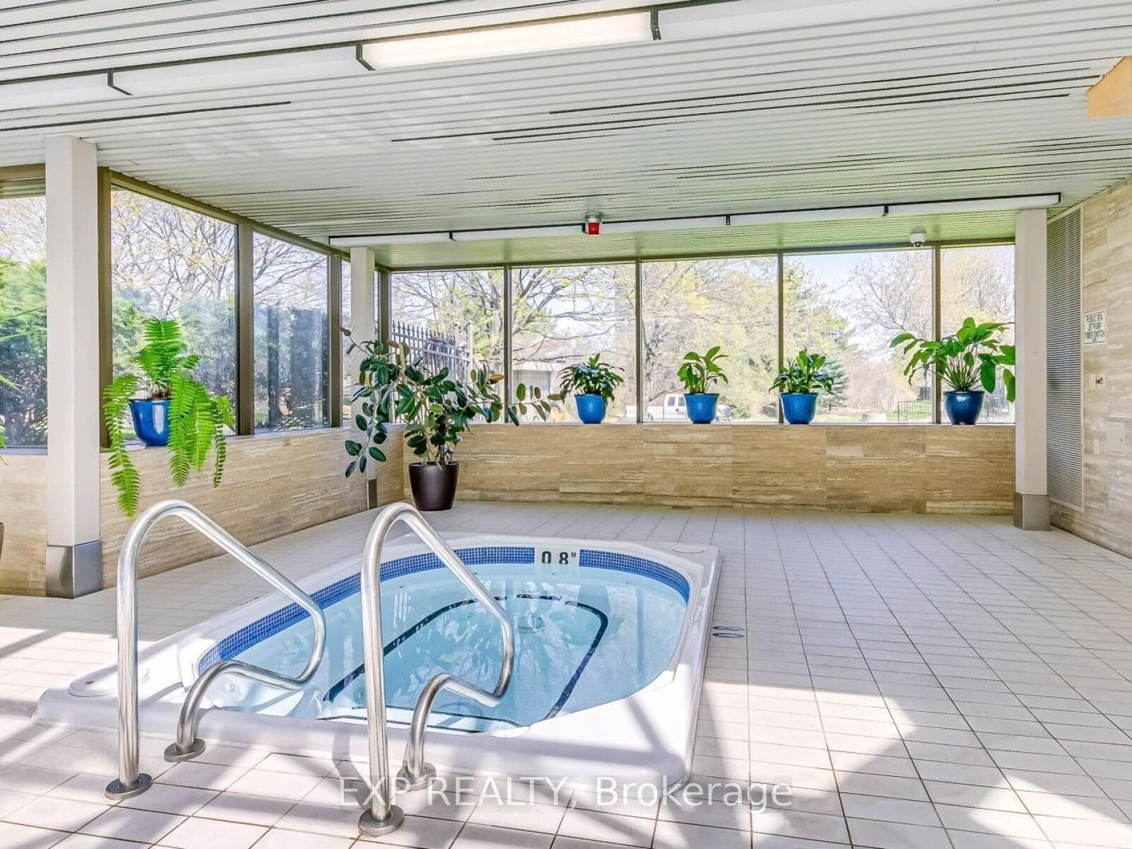 2045 Lake Shore Boulevard Unit 609 photo 35