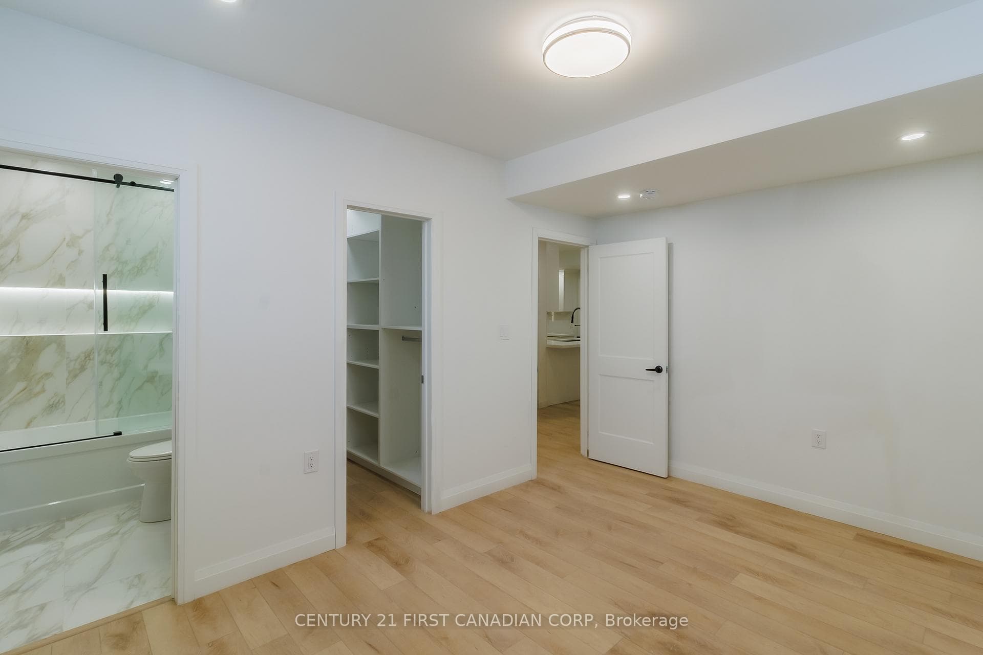 828 Kleinburg Drive Unit Upper photo 46