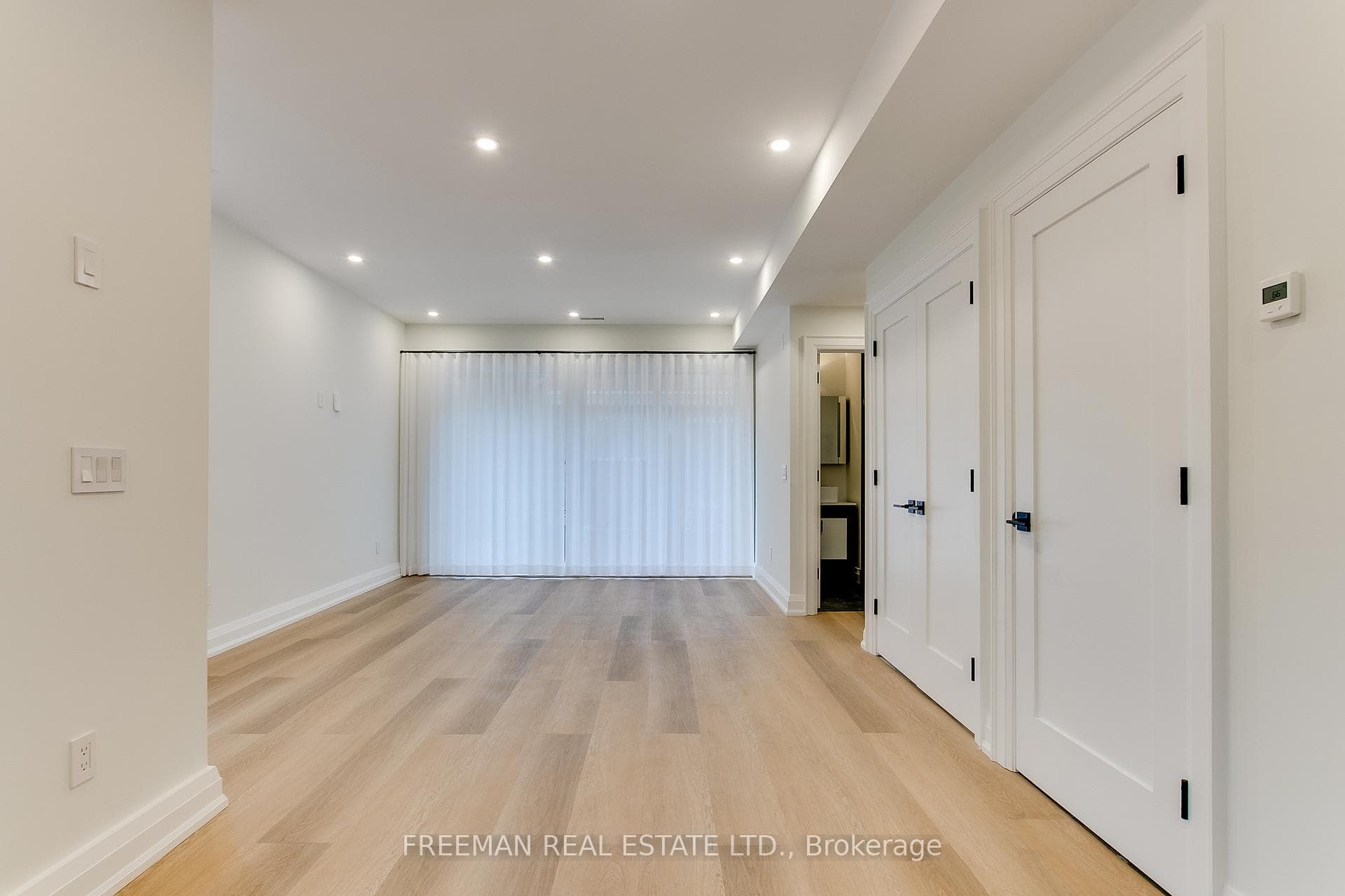 771 Manning Avenue Unit Laneway photo 9